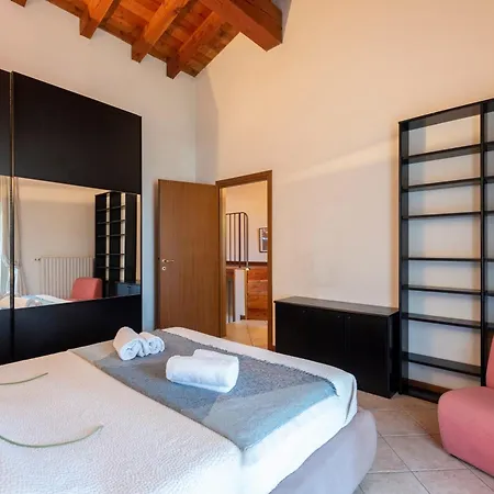 Apartment Marcy 3 Floors House - 2km - Happy