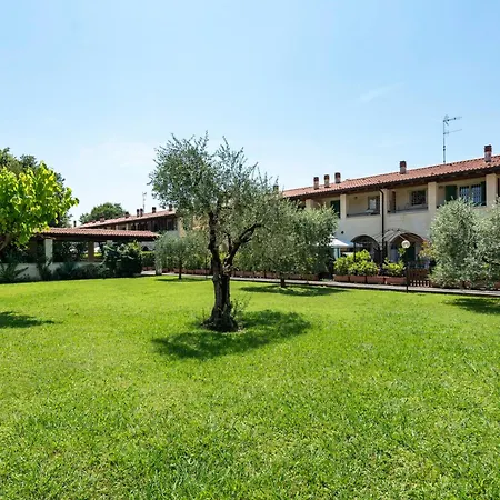 Marcy 3 Floors House - 2km - Happy Saló
