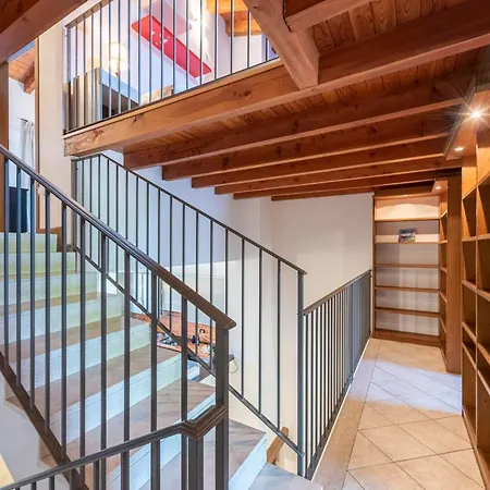 Marcy 3 Floors House - 2km - Happy Apartment
